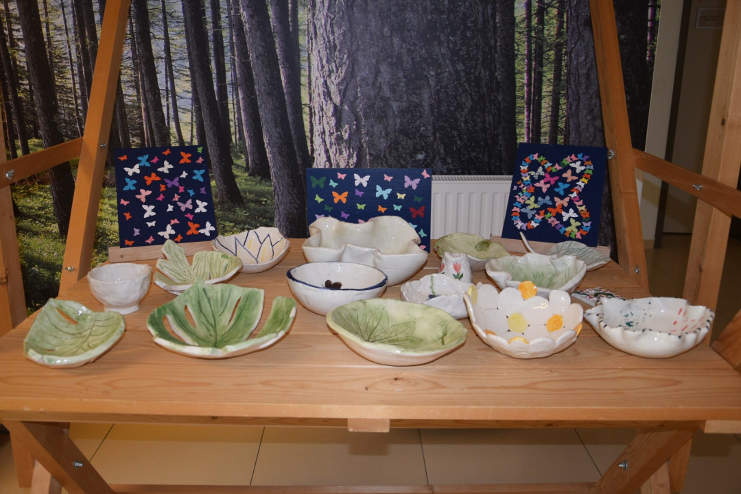 Razstava glinenih in lesenih izdelkov v avli