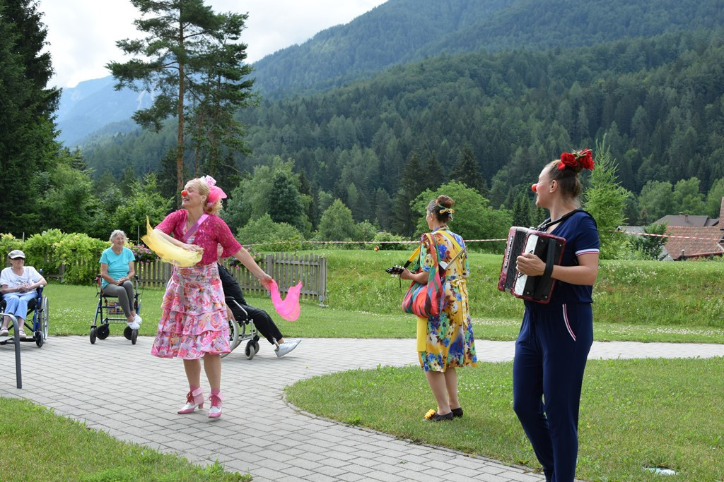 Rdeči noski v Viharniku