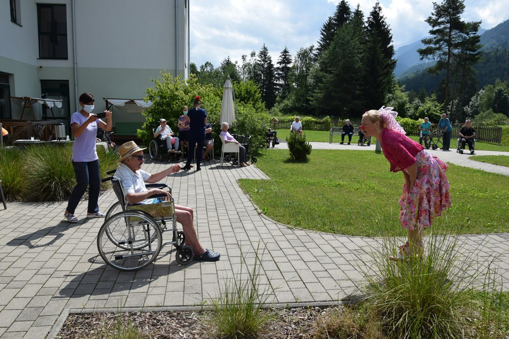 Rdeči noski v Viharniku