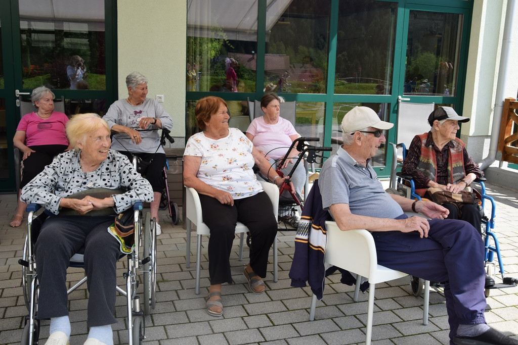 Rdeči noski v Viharniku