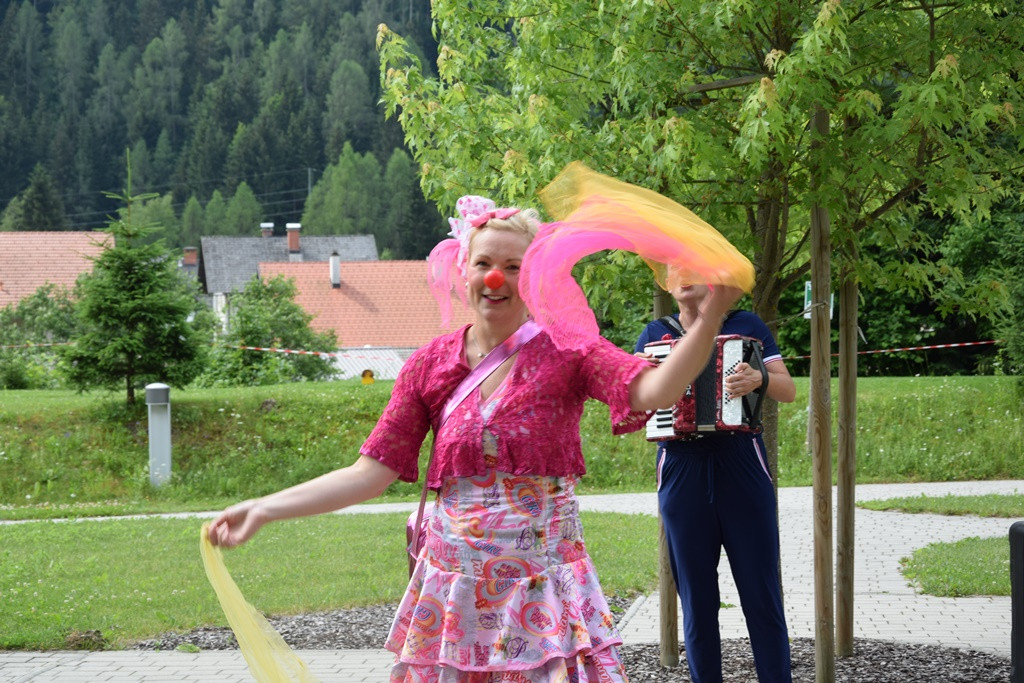 Rdeči noski v Viharniku