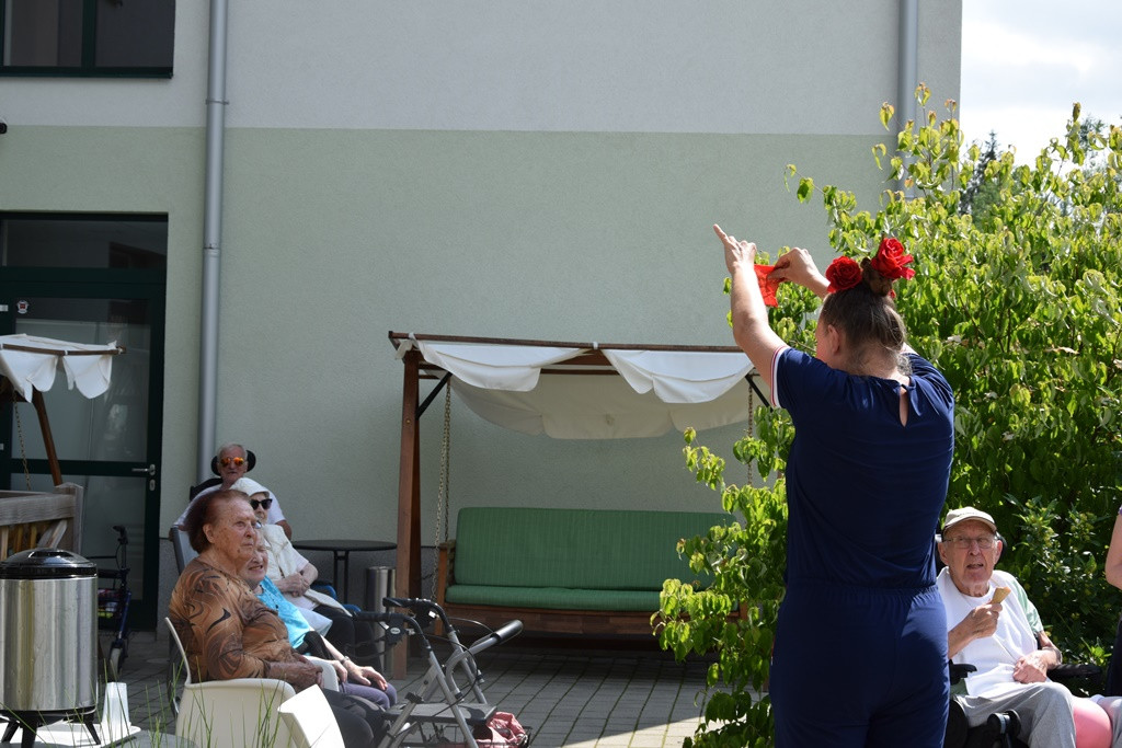 Rdeči noski v Viharniku