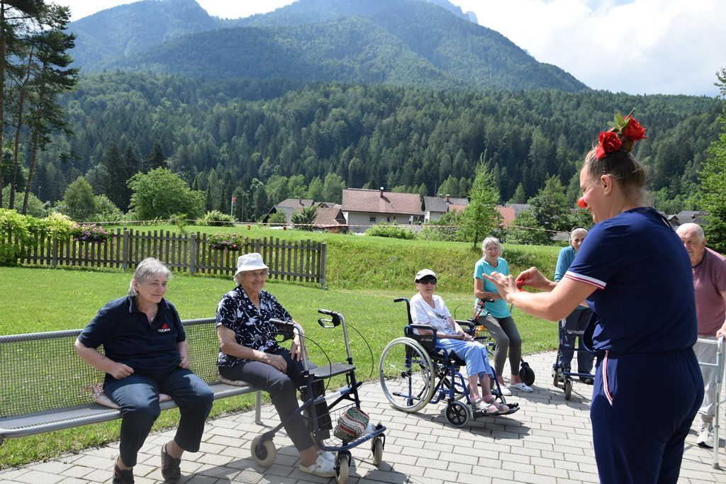 Rdeči noski v Viharniku