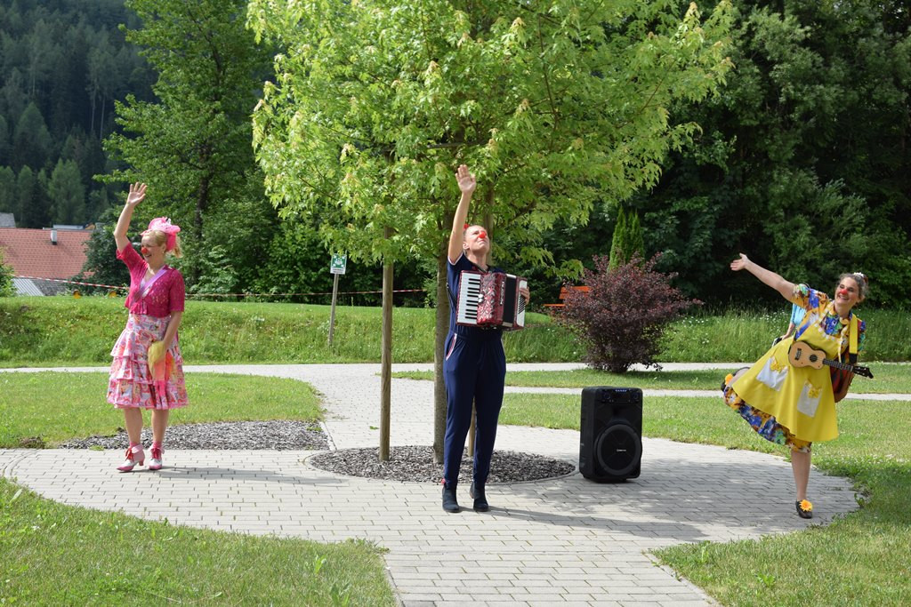 Rdeči noski v Viharniku