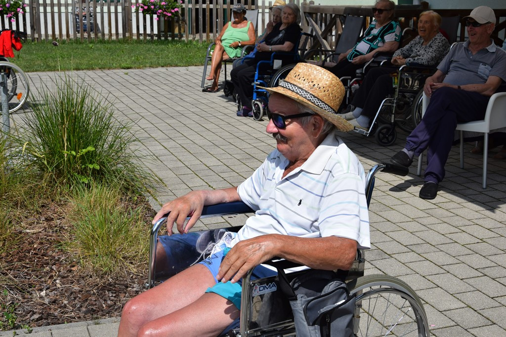 Rdeči noski v Viharniku