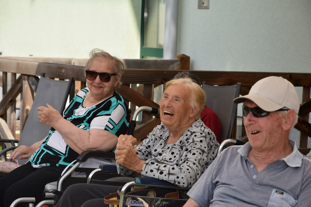 Rdeči noski v Viharniku