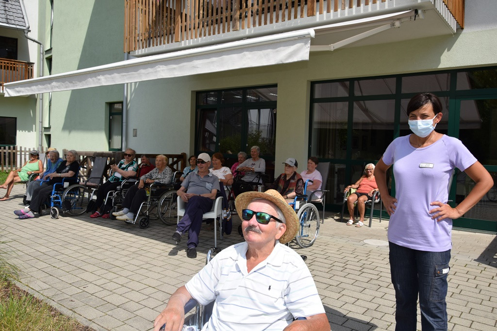 Rdeči noski v Viharniku