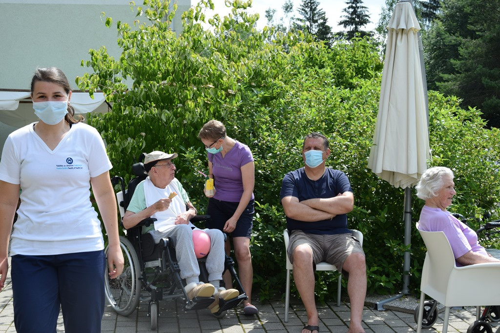 Rdeči noski v Viharniku