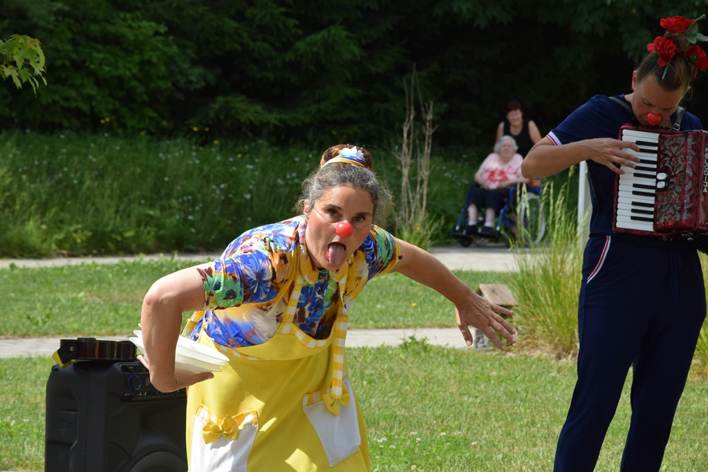 Rdeči noski v Viharniku