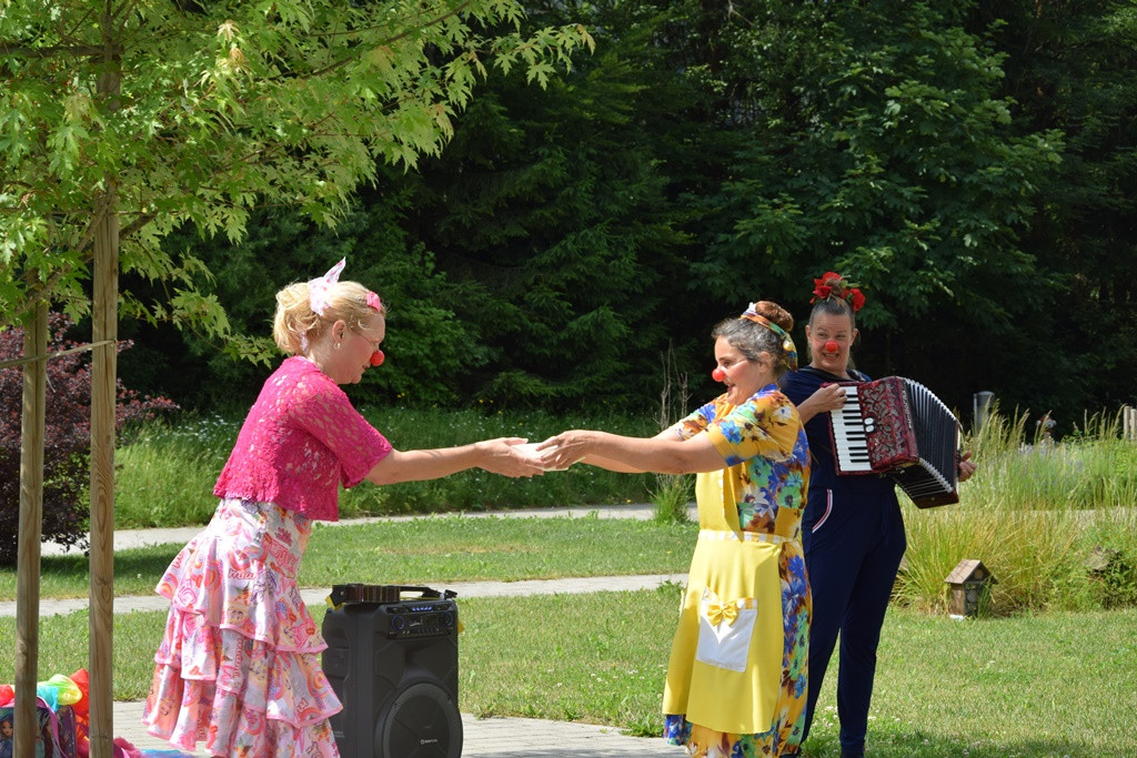 Rdeči noski v Viharniku