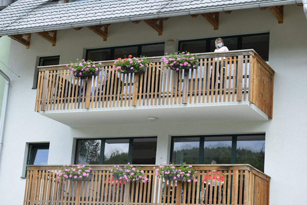 Rdeči noski v Viharniku