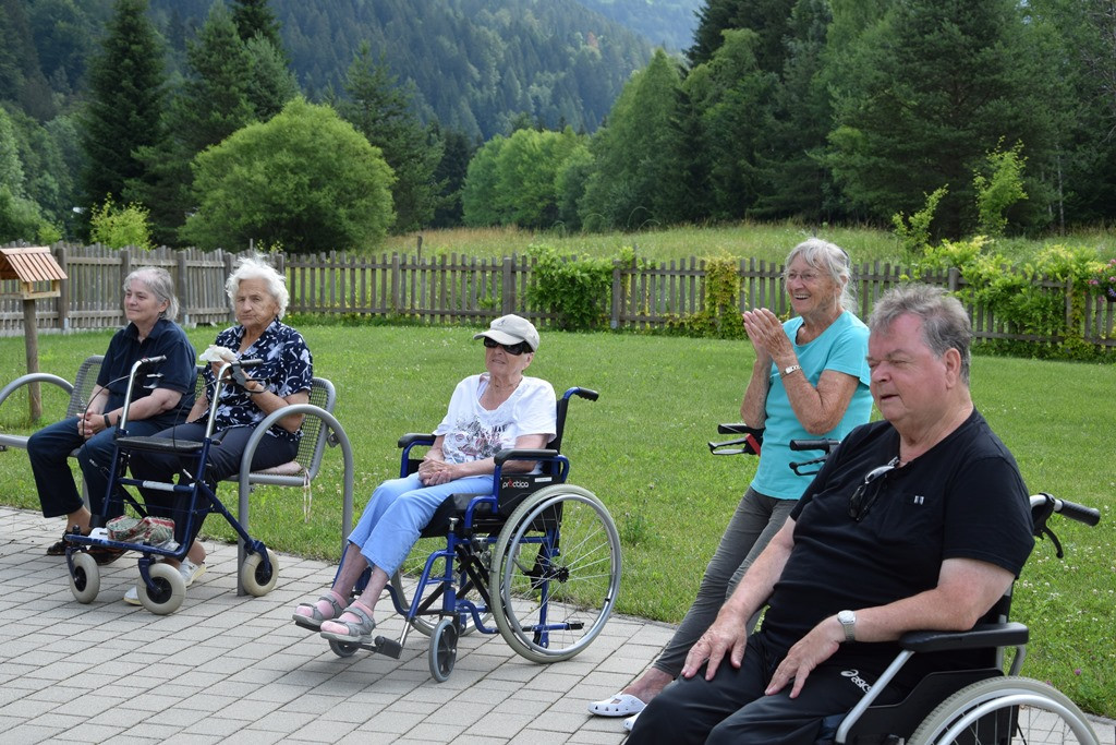 Rdeči noski v Viharniku