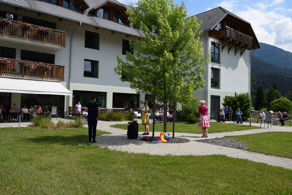 Rdeči noski v Viharniku