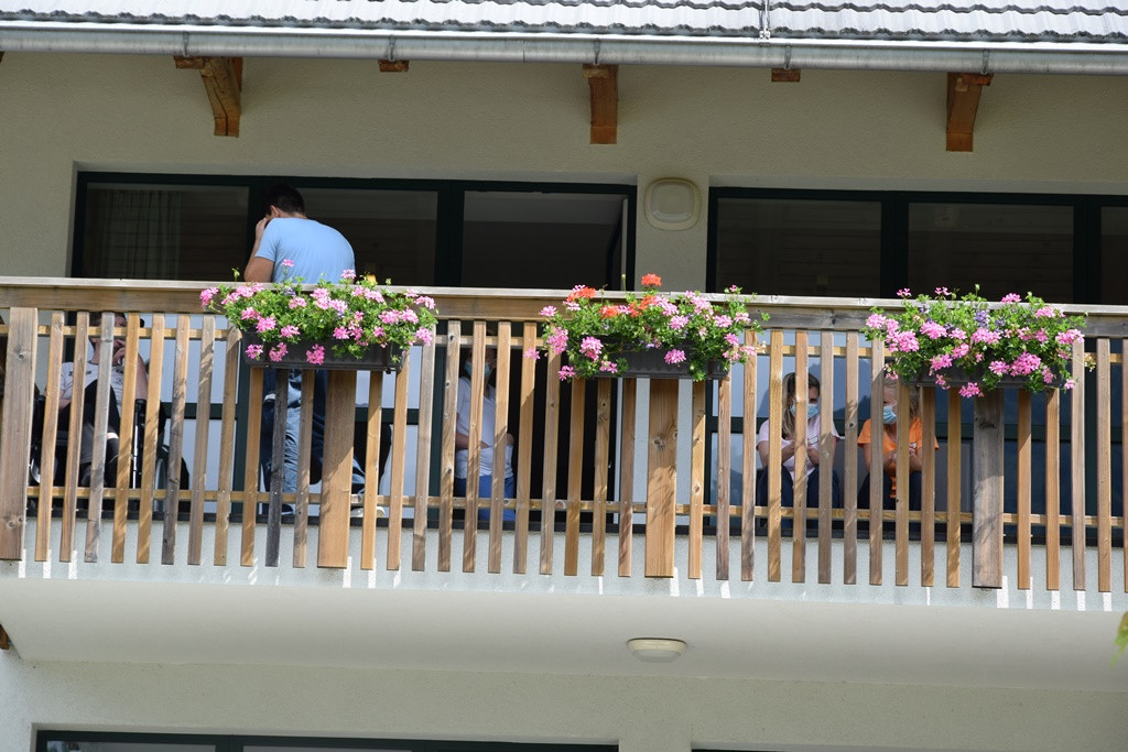 Rdeči noski v Viharniku