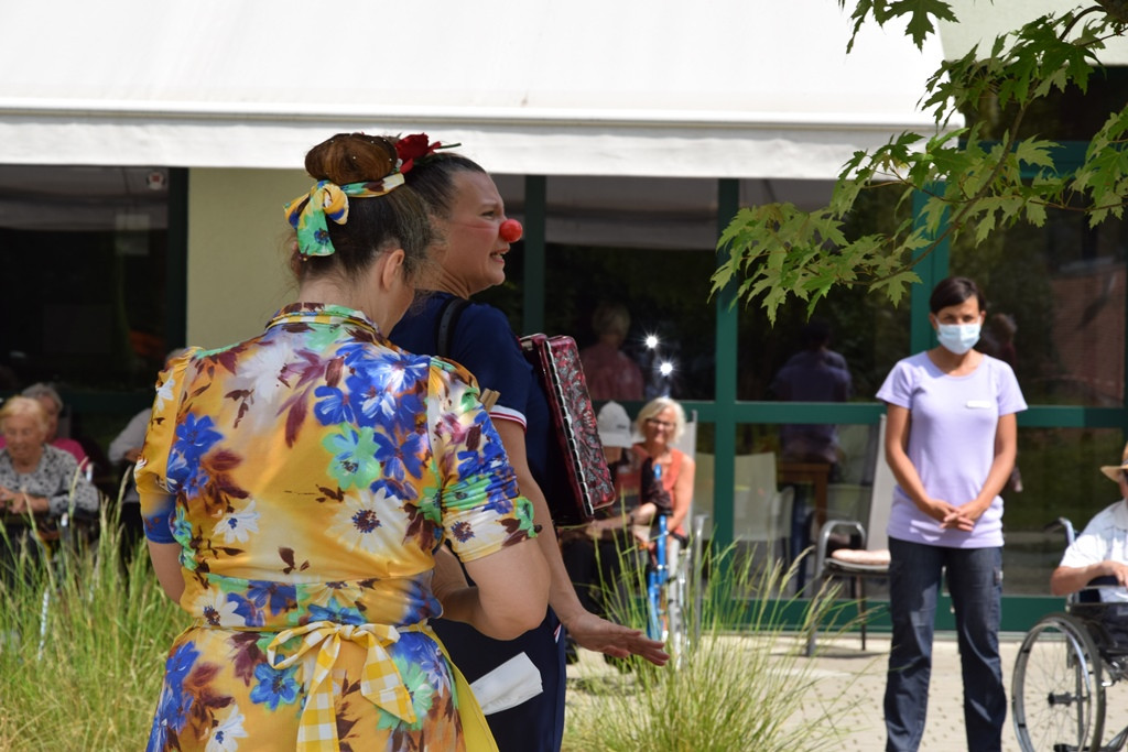 Rdeči noski v Viharniku