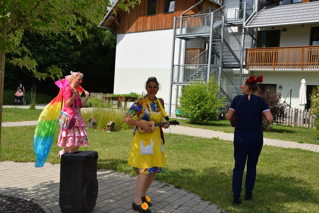 Rdeči noski v Viharniku