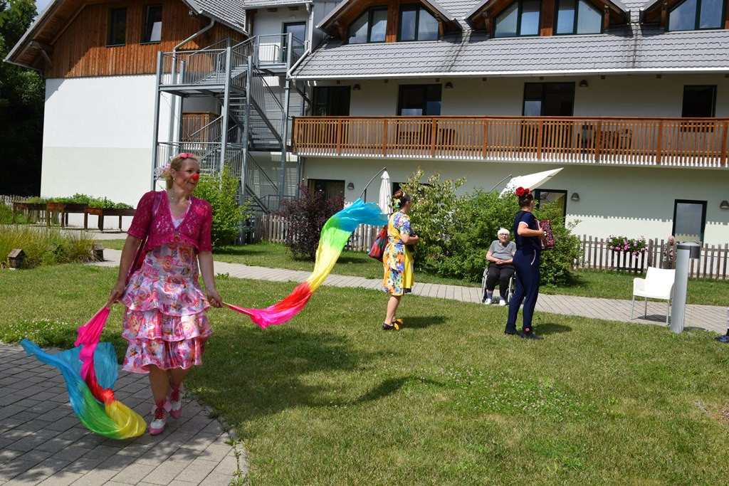 Rdeči noski v Viharniku