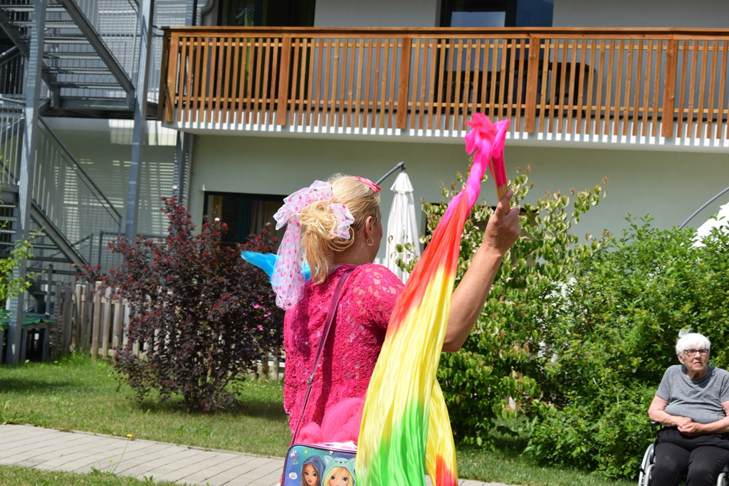 Rdeči noski v Viharniku