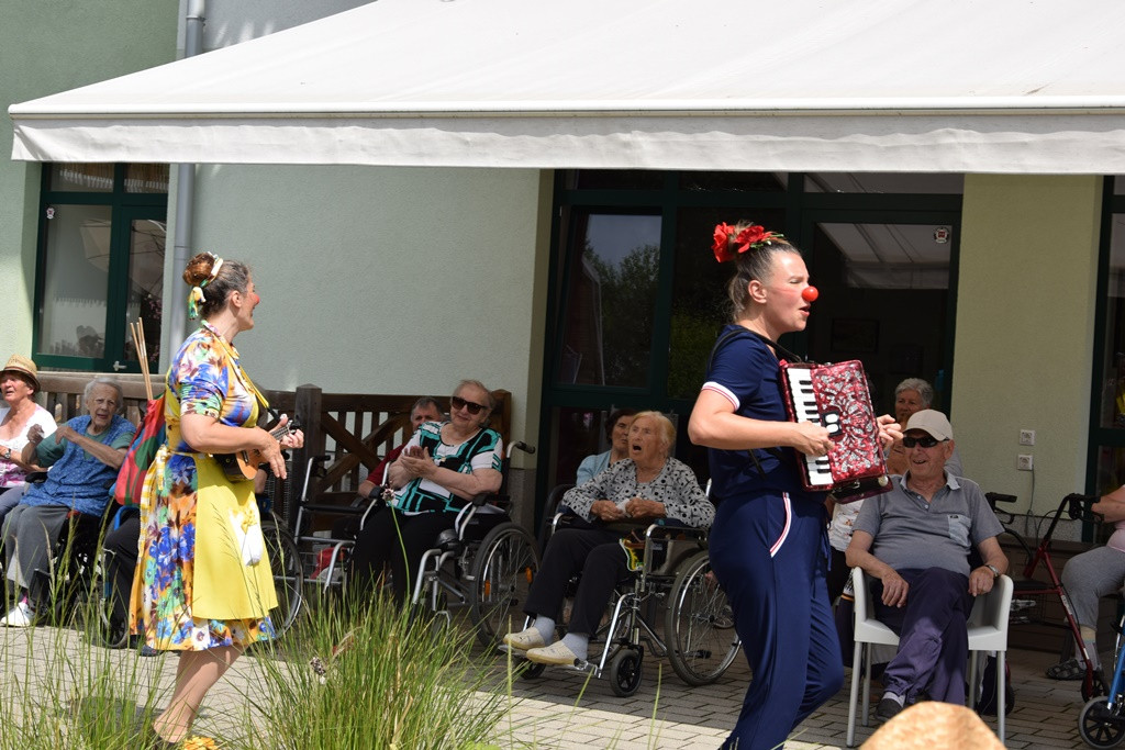 Rdeči noski v Viharniku