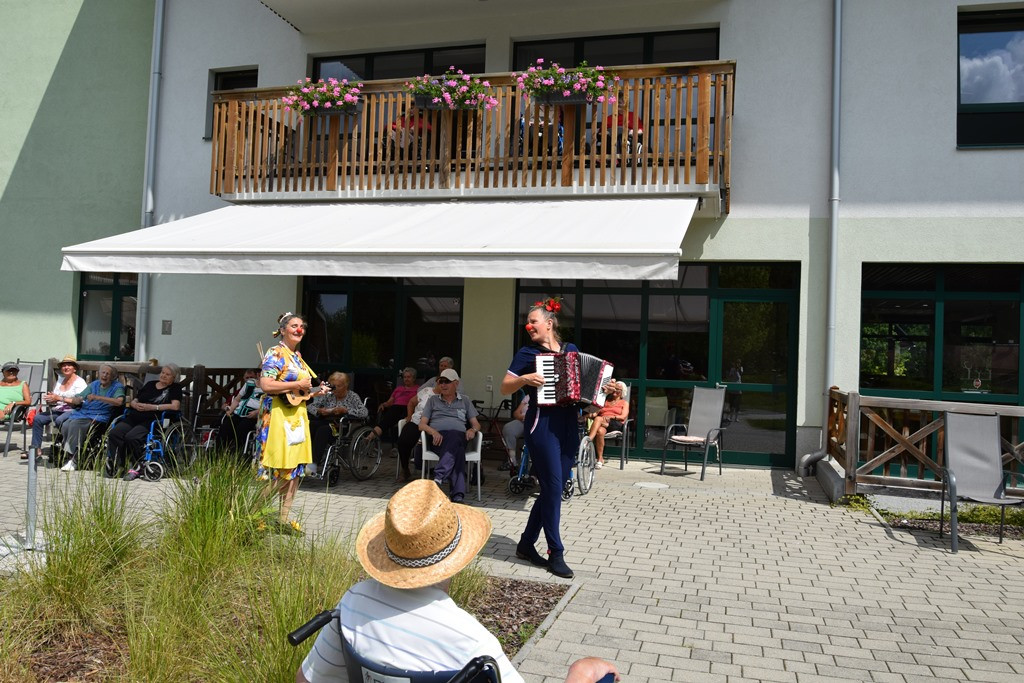 Rdeči noski v Viharniku