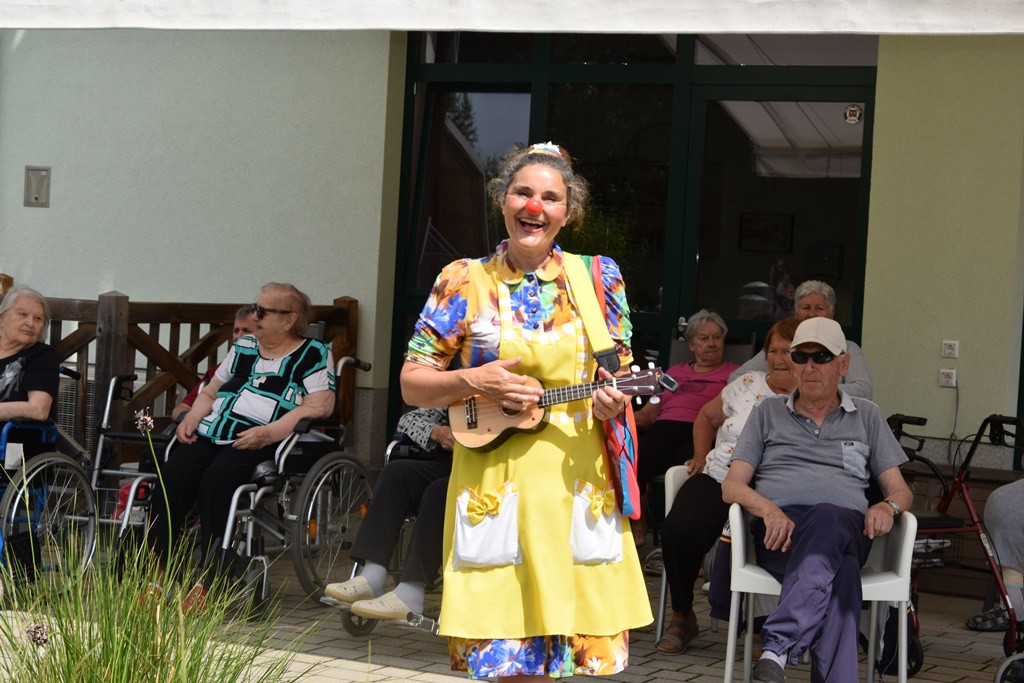 Rdeči noski v Viharniku