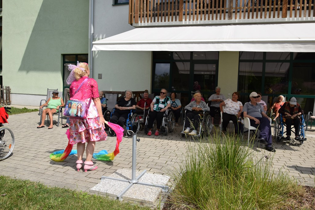 Rdeči noski v Viharniku