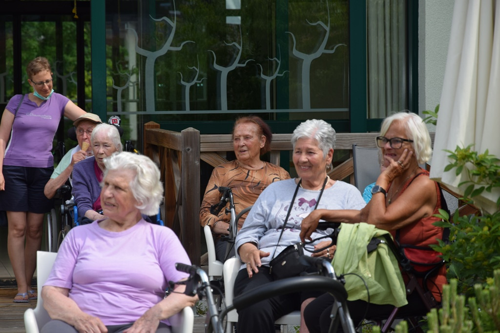 Rdeči noski v Viharniku