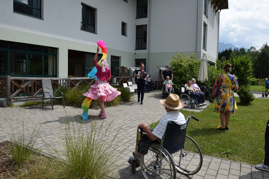 Rdeči noski v Viharniku