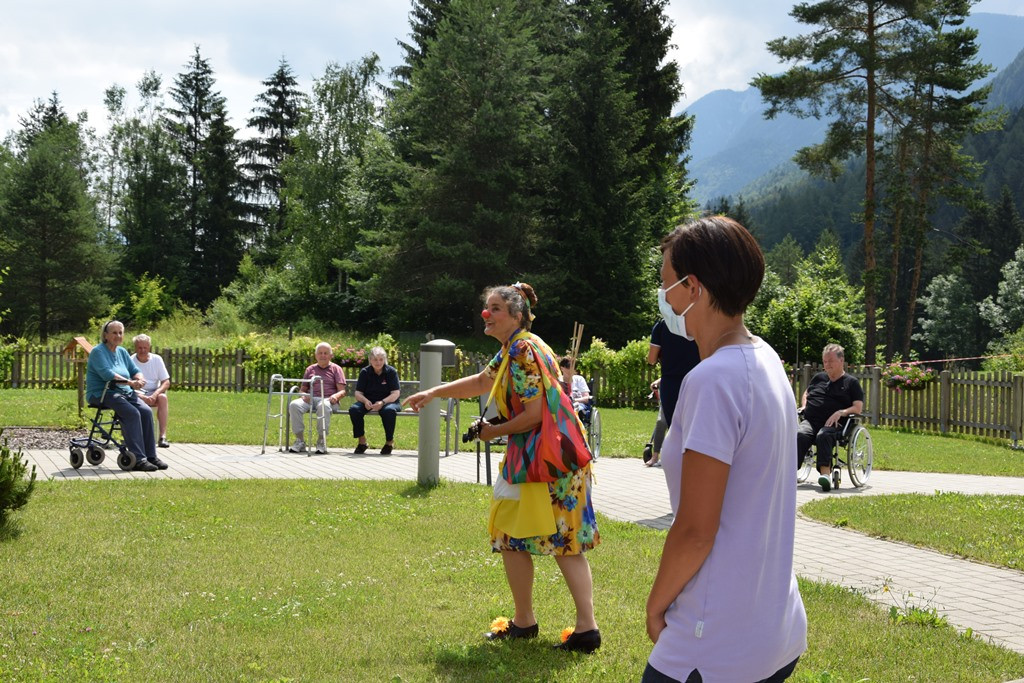 Rdeči noski v Viharniku