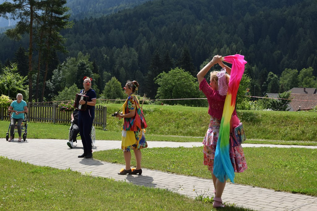 Rdeči noski v Viharniku