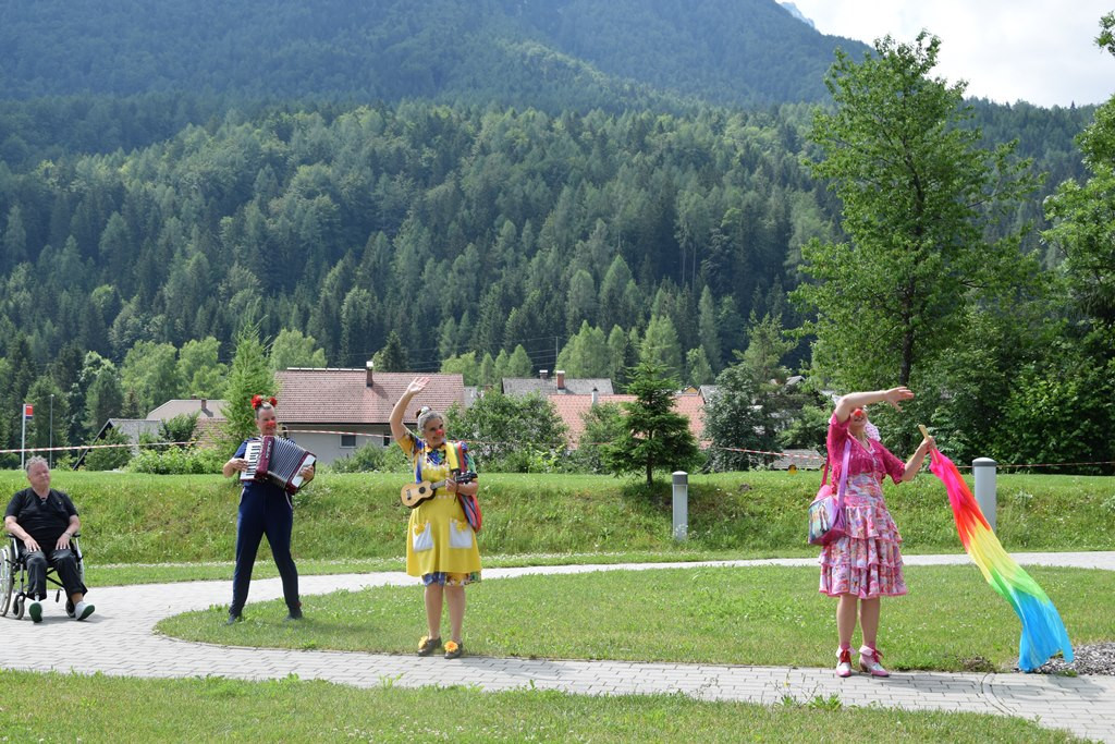 Rdeči noski v Viharniku