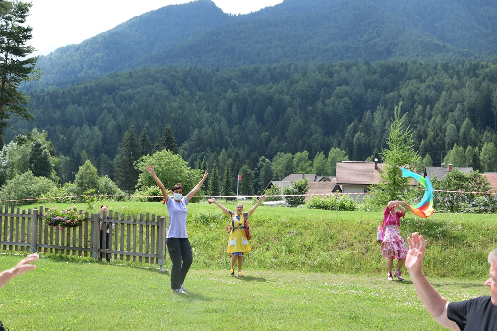 Rdeči noski v Viharniku