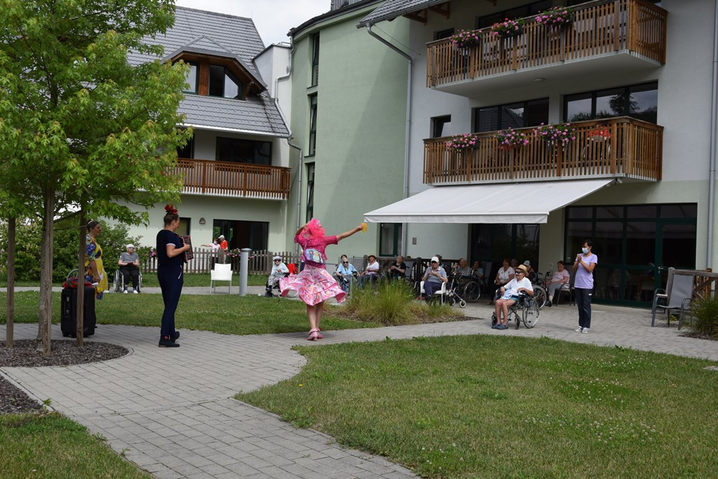 Rdeči noski v Viharniku