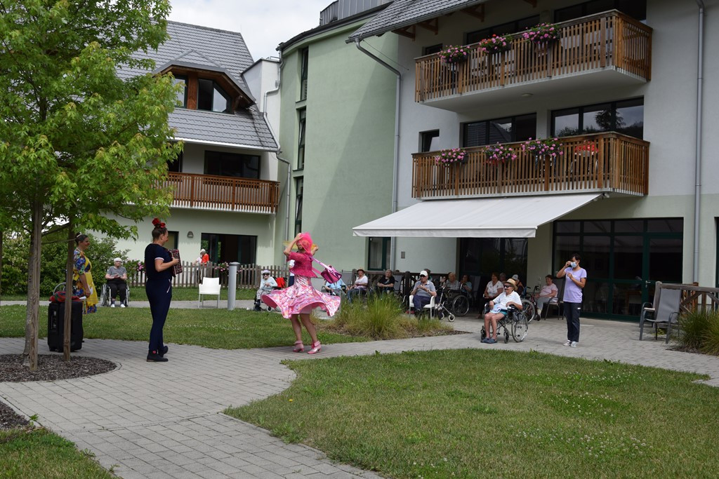 Rdeči noski v Viharniku