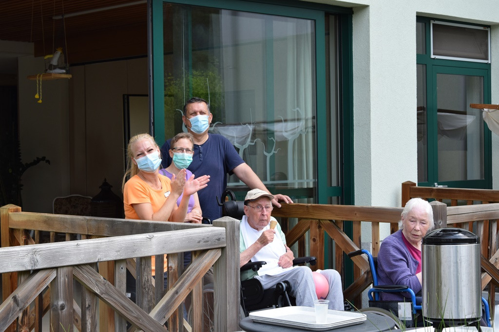 Rdeči noski v Viharniku