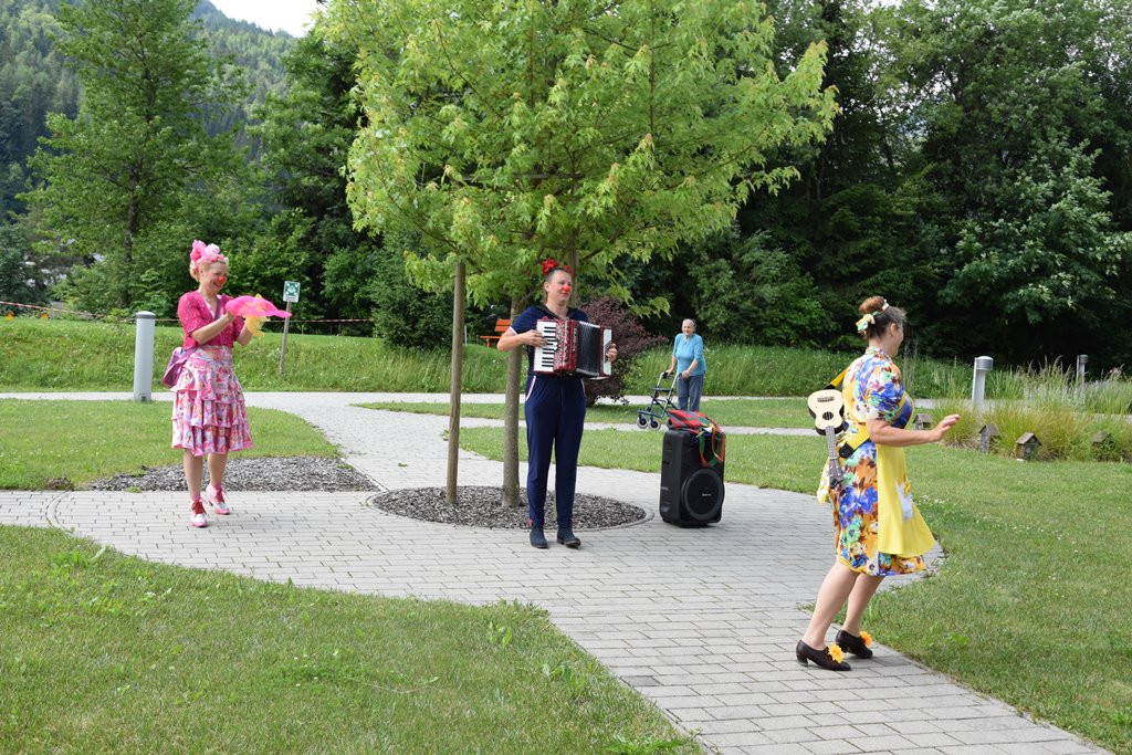 Rdeči noski v Viharniku