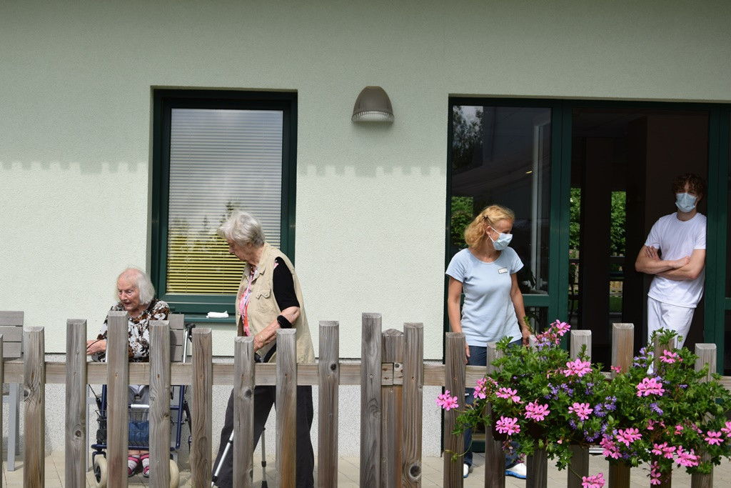 Rdeči noski v Viharniku