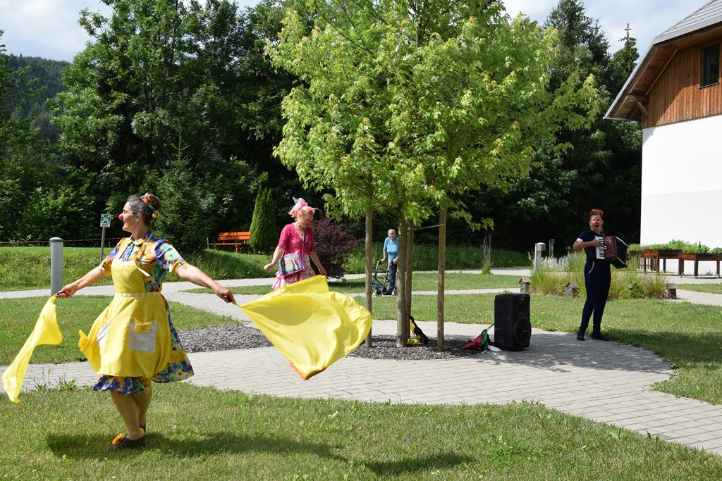 Rdeči noski v Viharniku