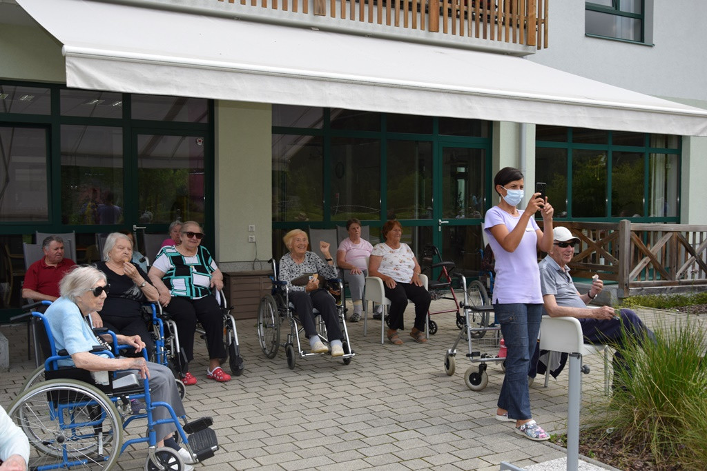 Rdeči noski v Viharniku