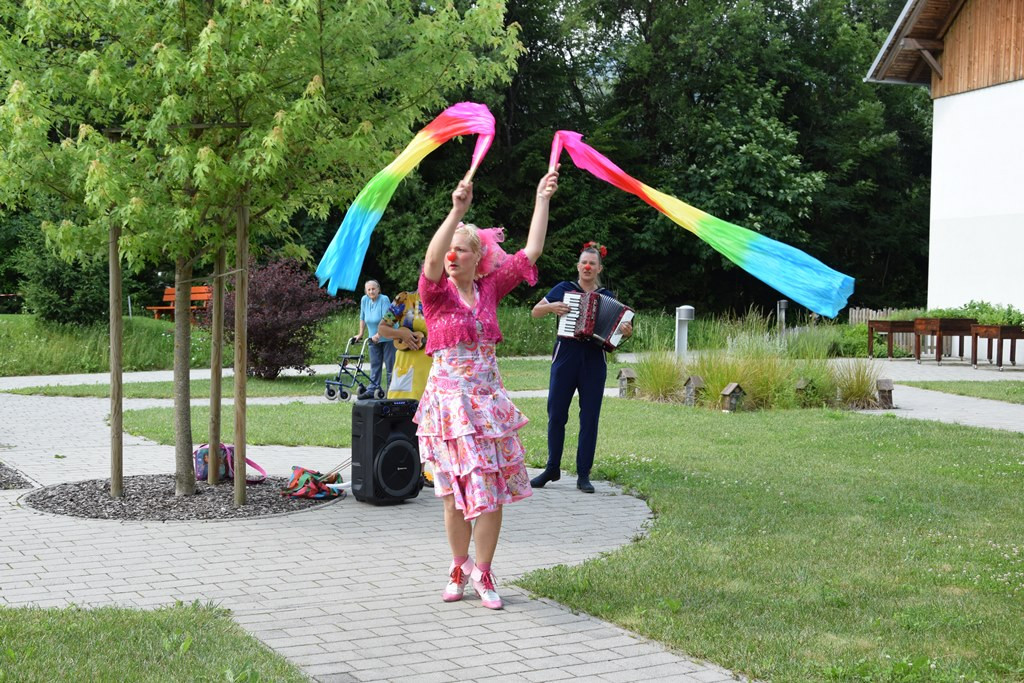 Rdeči noski v Viharniku