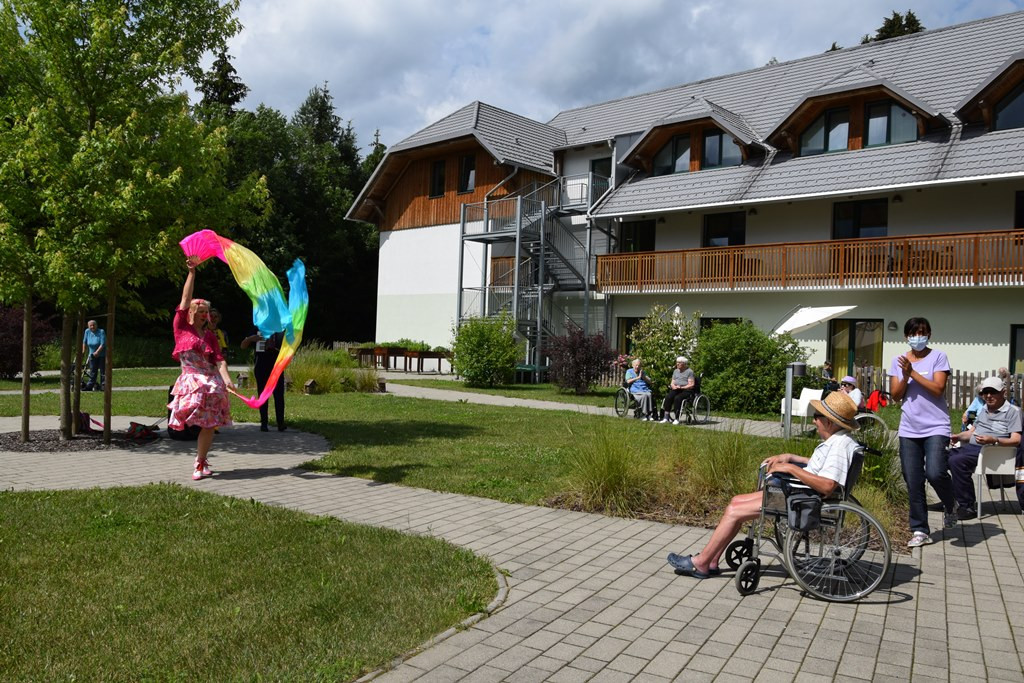 Rdeči noski v Viharniku