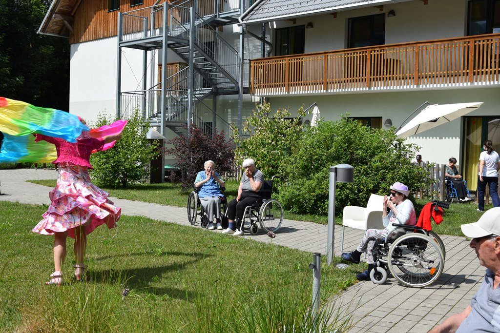 Rdeči noski v Viharniku