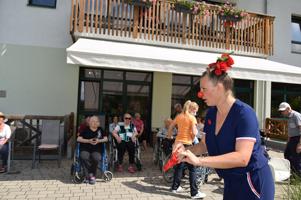 Rdeči noski v Viharniku