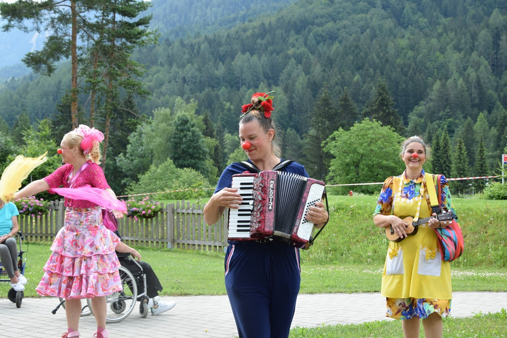 Rdeči noski v Viharniku