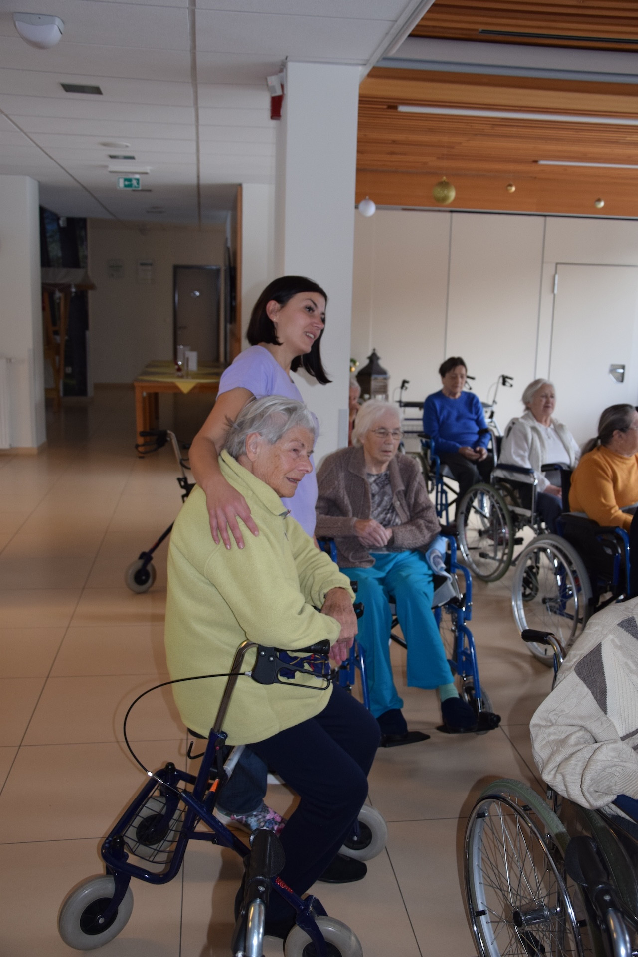 S pesmijo v novo leto