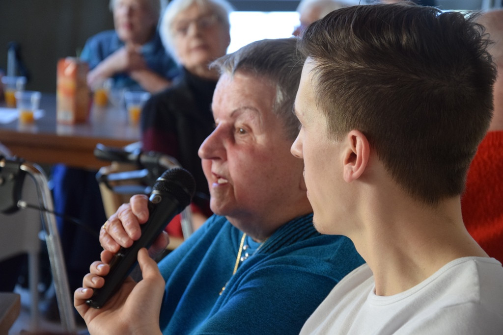 S srcem v dlani na valentinov ples