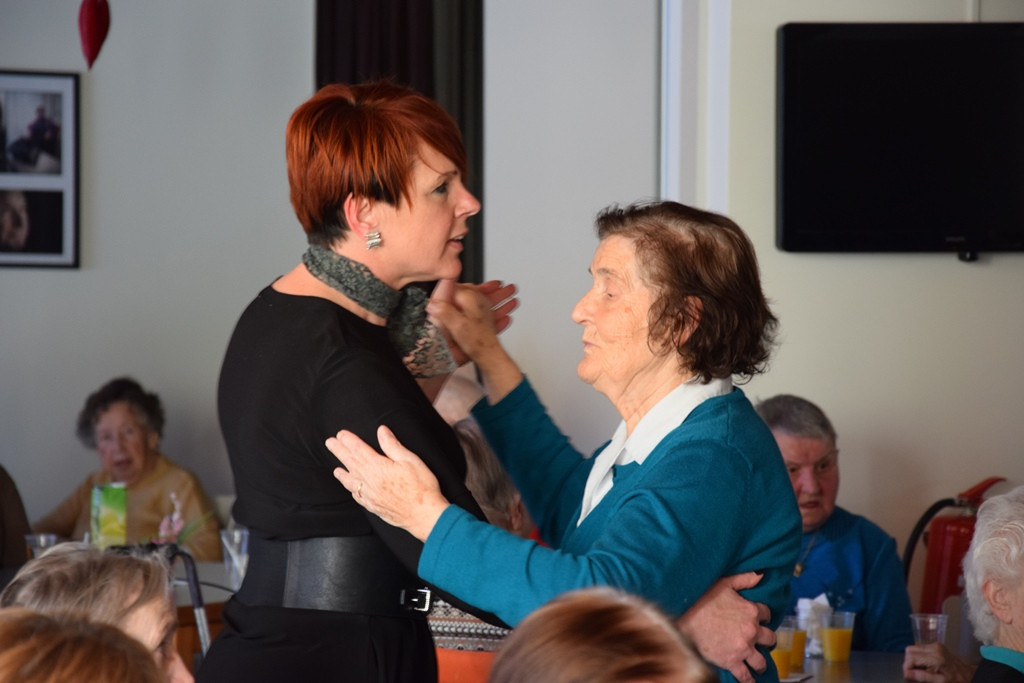 S srcem v dlani na valentinov ples