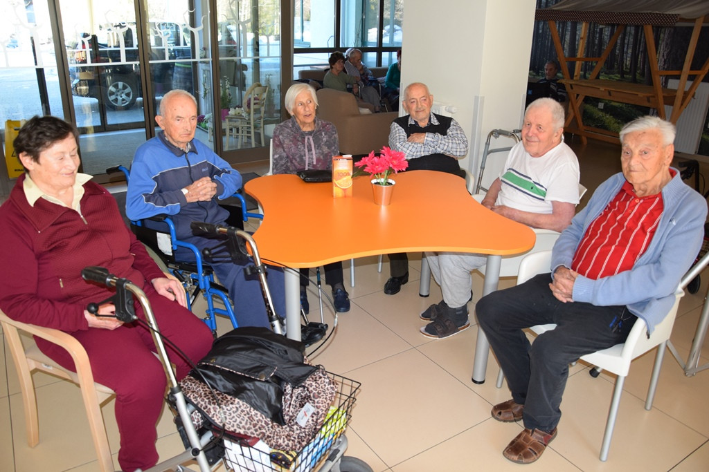 S srcem v dlani na valentinov ples