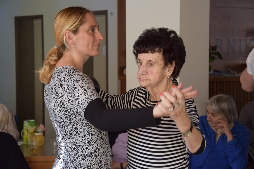 S srcem v dlani na valentinov ples