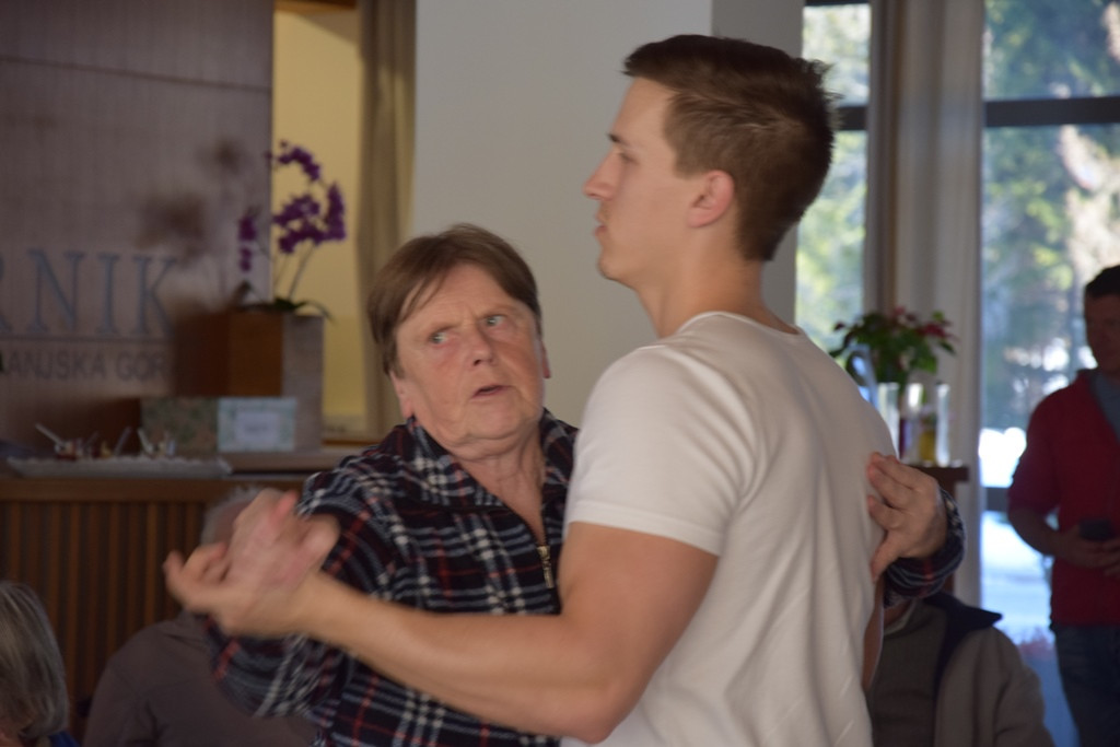 S srcem v dlani na valentinov ples